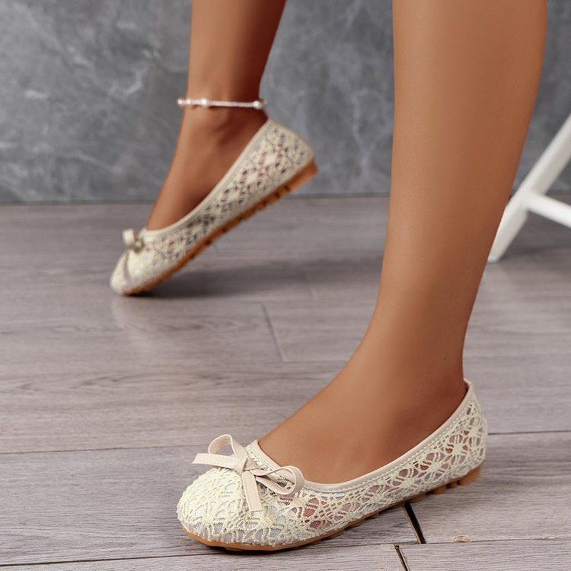 Women’s Elegant Lace Ballet Flats With Bow-Tie