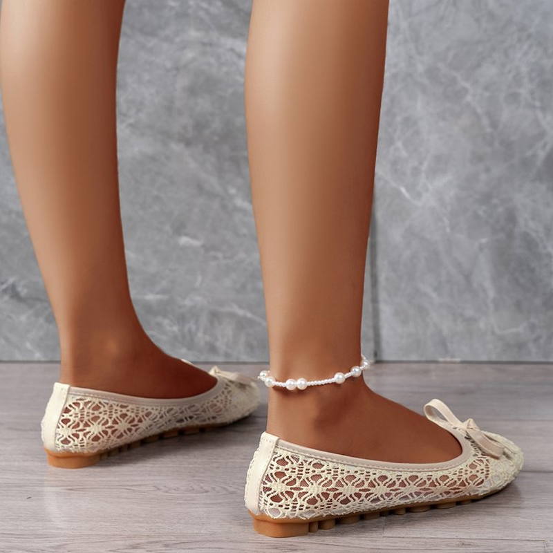 Women’s Elegant Lace Ballet Flats With Bow-Tie