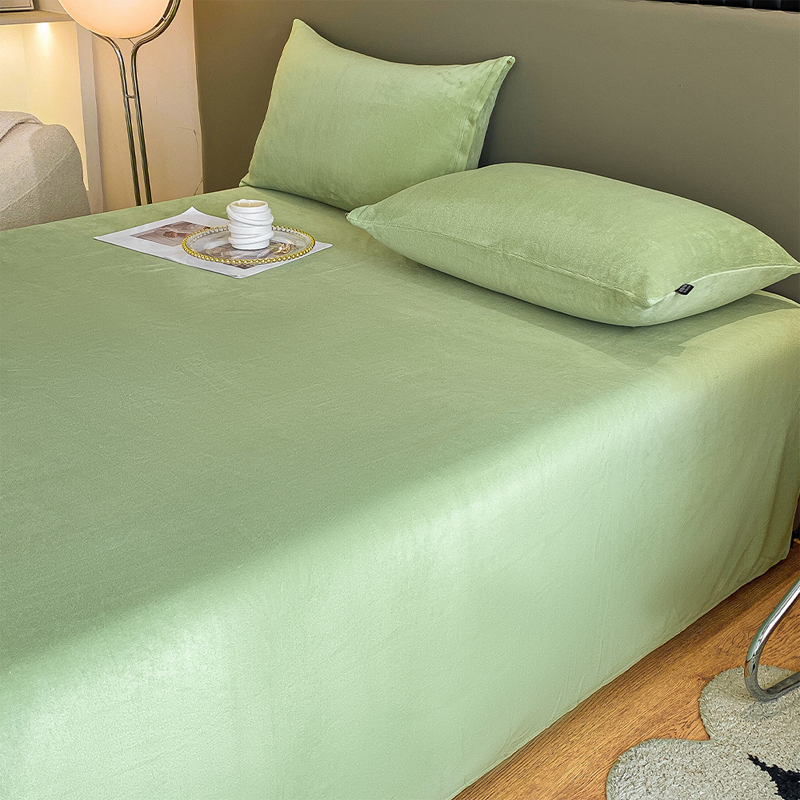 🔥50% OFF!!📢🛏️ Cozy 3-Piece Bedding Set – Warm Winter Comfort for Your Bed ❄️✨